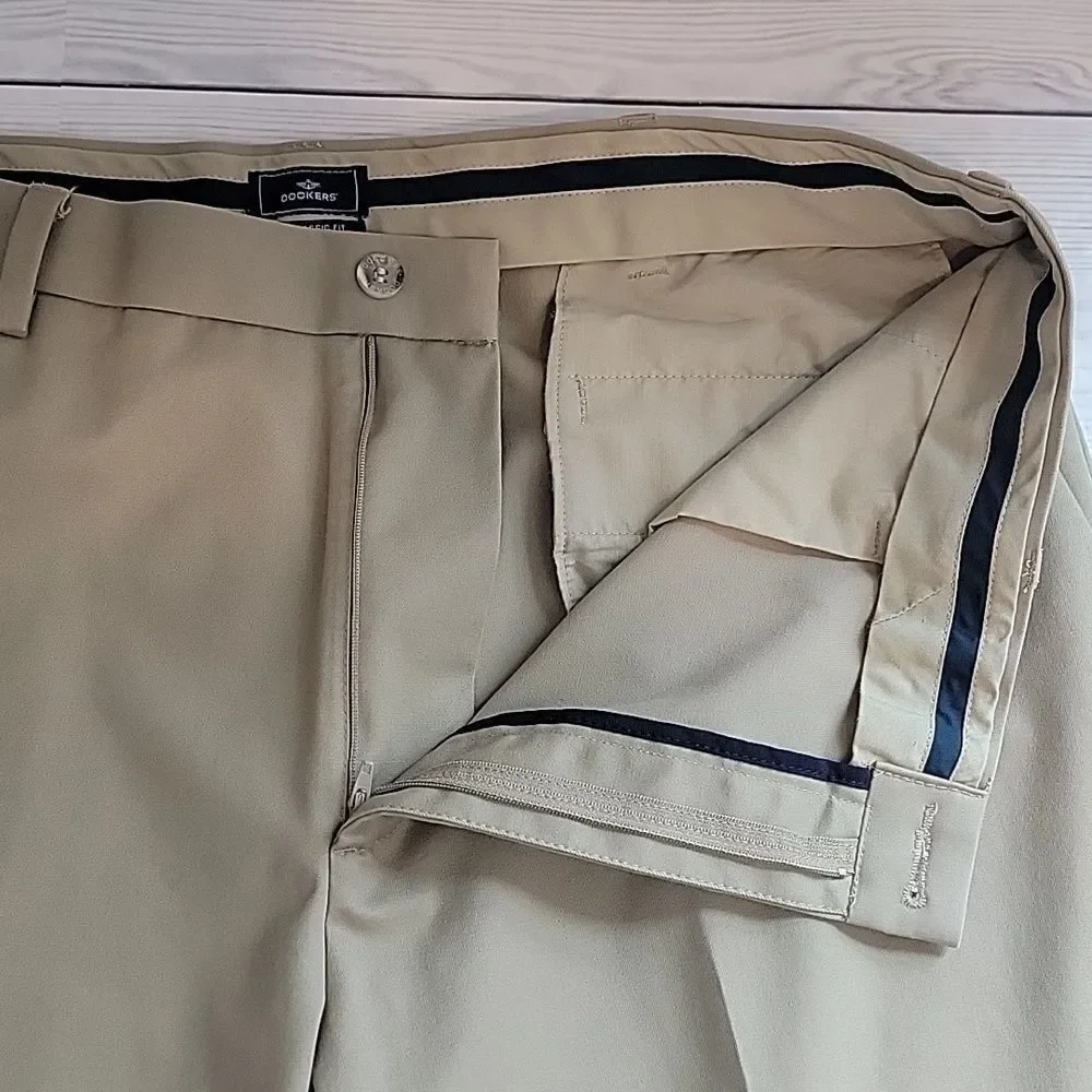 Dockers D3 classic fit tan chinos straight leg flat panel front Men's Size 40X29